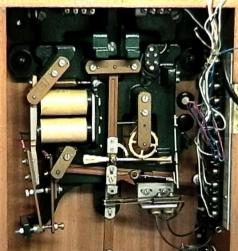 Gent mechanism with extra impulse generator